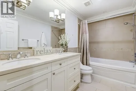 21 Chisholm Street Oakville ON L6K 3W2