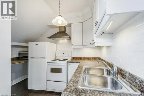 21 Chisholm Street Oakville ON L6K 3W2