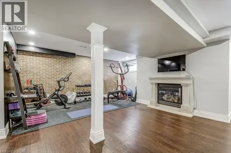 21 Chisholm Street Oakville ON L6K 3W2