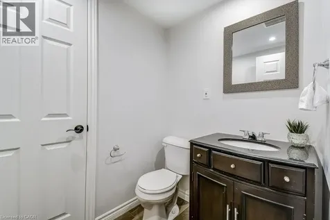 21 Chisholm Street Oakville ON L6K 3W2