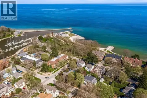 21 Chisholm Street Oakville ON L6K 3W2