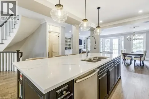 21 Chisholm Street Oakville ON L6K 3W2