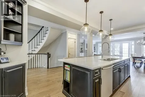 21 Chisholm Street Oakville ON L6K 3W2