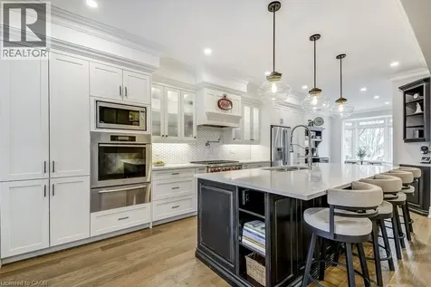 21 Chisholm Street Oakville ON L6K 3W2