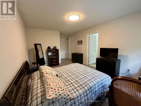 26 Greenwood Drive Essa (angus) ON L0M 1B5