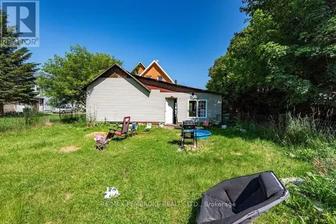 459 Somerset Street Pembroke ON K8A 4C5