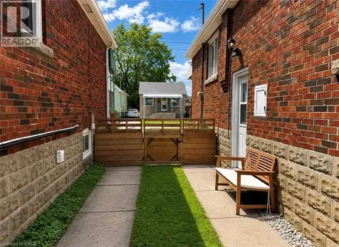 47 Weir Street South Hamilton ON L8K 3A3