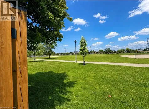 47 Weir Street South Hamilton ON L8K 3A3
