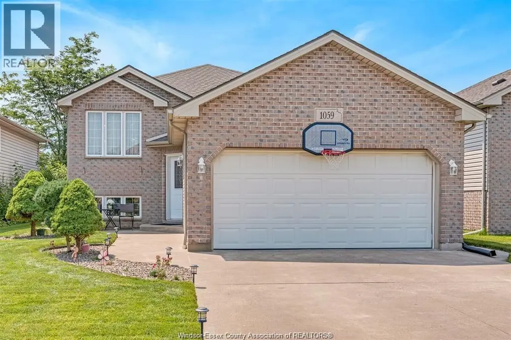 1059 Silverdale Drive Windsor ON N9G 2S1