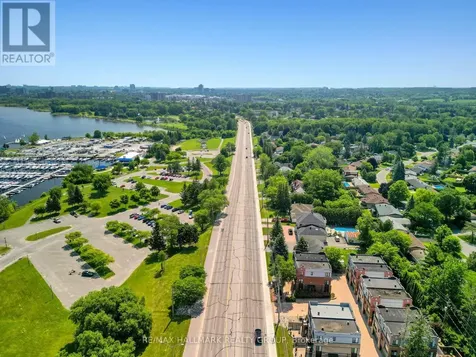 3356 Carling Avenue Ottawa ON K2H 0A7