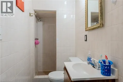 80 Chilton Drive Stoney Creek ON L8J 1M4