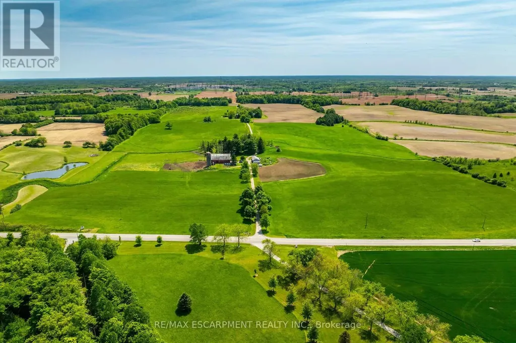 1216 Sawmill Road Hamilton ON L9G 3L1