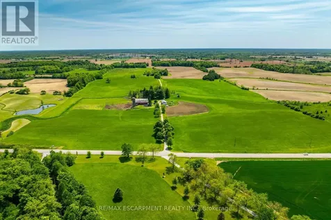 1216 Sawmill Road Hamilton ON L9G 3L1