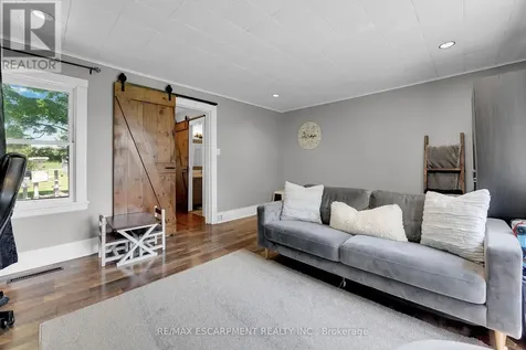 1216 Sawmill Road Hamilton ON L9G 3L1