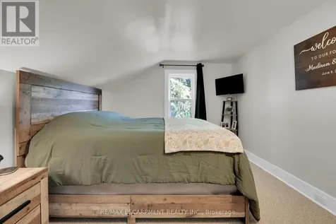 1216 Sawmill Road Hamilton ON L9G 3L1