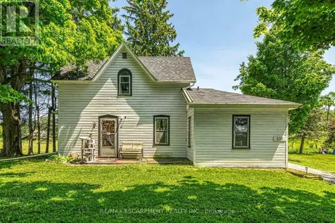 1216 Sawmill Road Hamilton ON L9G 3L1