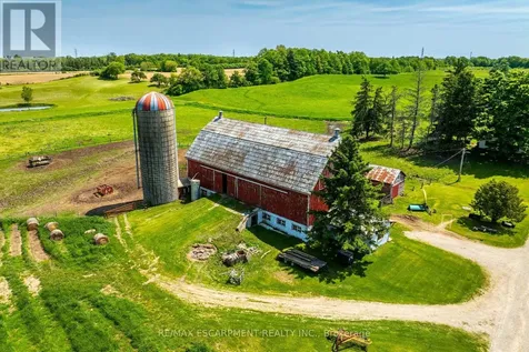 1216 Sawmill Road Hamilton ON L9G 3L1