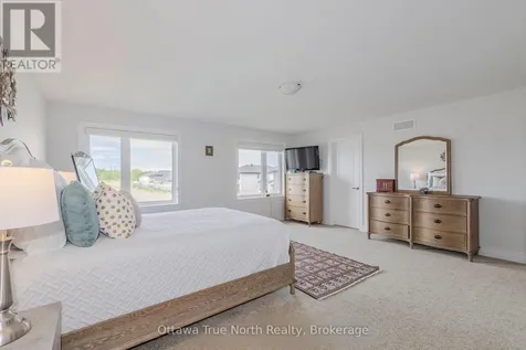152 Finsbury Avenue Ottawa ON K2S 2P5
