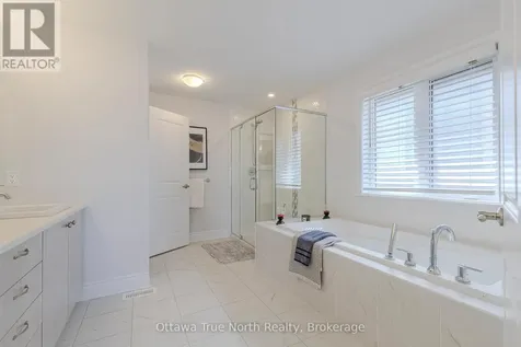 152 Finsbury Avenue Ottawa ON K2S 2P5