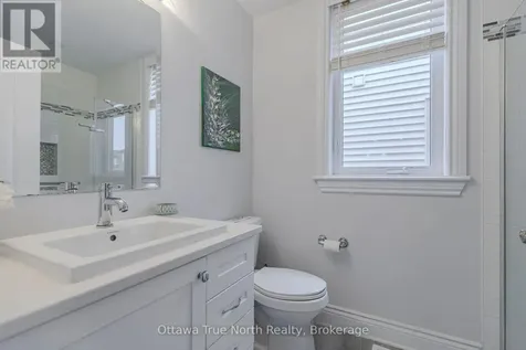 152 Finsbury Avenue Ottawa ON K2S 2P5