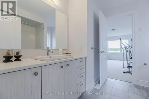 152 Finsbury Avenue Ottawa ON K2S 2P5