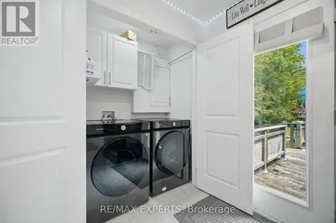 3211 Cove Avenue Innisfil ON L9S 2K7