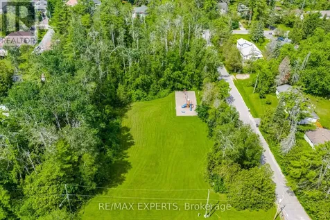 3211 Cove Avenue Innisfil ON L9S 2K7