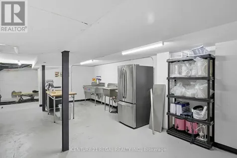 1700 St Clair Avenue West Toronto (weston-pellam Park) ON M6N 1J1