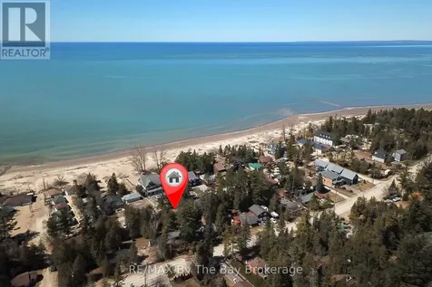 465 Bluewater Lane Wasaga Beach ON L9Z 2P4