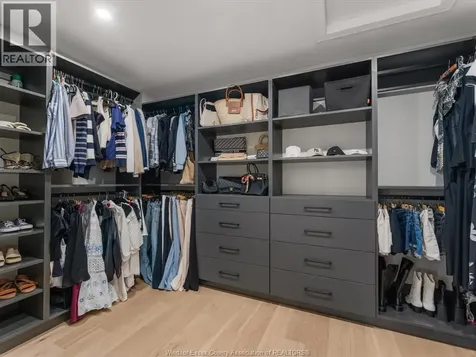 4970 Terra Bella Lasalle ON N9H 0N3