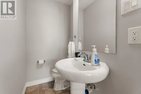 404 Rosingdale Street Ottawa ON K2R 1G9