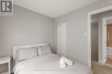 404 Rosingdale Street Ottawa ON K2R 1G9