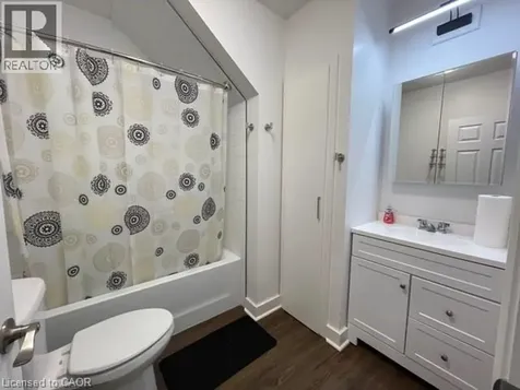 10 Shanley Street Kitchener ON N2H 5N8