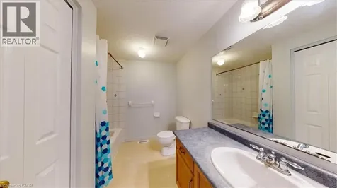 980 Creekside Drive Waterloo ON N2V 2W5