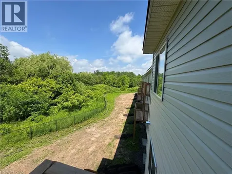 133 Highriver Trail Welland ON L3C 0H6
