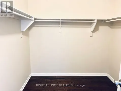 1602 Westhall Way Ottawa ON K2M 0G8
