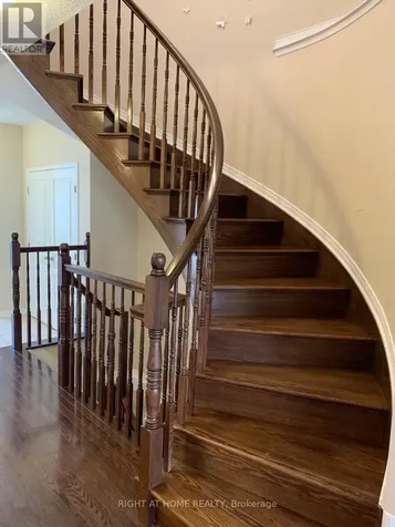 1602 Westhall Way Ottawa ON K2M 0G8