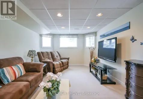 89 Carter Crescent Orillia ON L3V 7R9