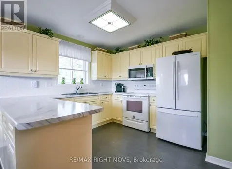 89 Carter Crescent Orillia ON L3V 7R9
