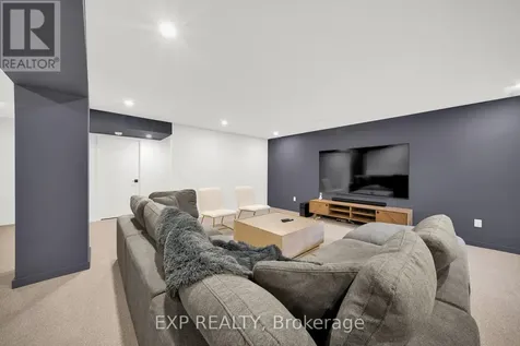 708 Wooler Place Ottawa ON K1T 0T6