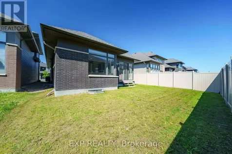 708 Wooler Place Ottawa ON K1T 0T6