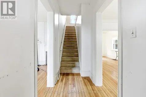 910 Pinecrest Road Ottawa ON K2B 6B3