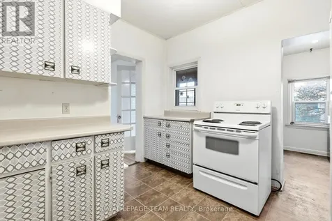 910 Pinecrest Road Ottawa ON K2B 6B3