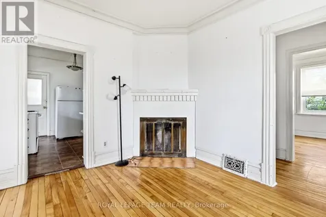 910 Pinecrest Road Ottawa ON K2B 6B3