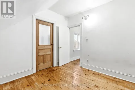 910 Pinecrest Road Ottawa ON K2B 6B3