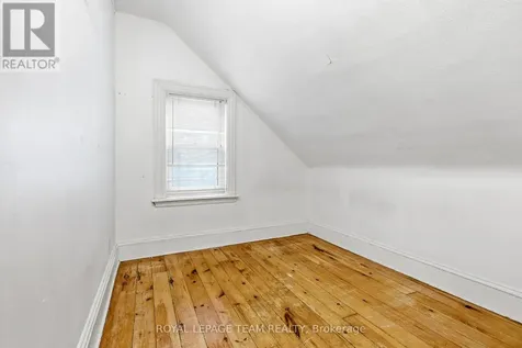 910 Pinecrest Road Ottawa ON K2B 6B3