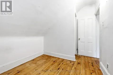 910 Pinecrest Road Ottawa ON K2B 6B3