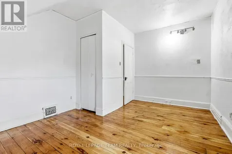 910 Pinecrest Road Ottawa ON K2B 6B3