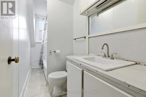 910 Pinecrest Road Ottawa ON K2B 6B3