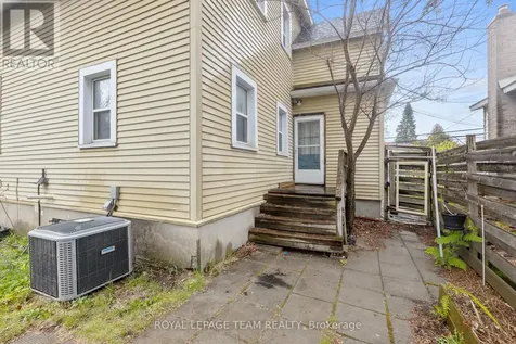 910 Pinecrest Road Ottawa ON K2B 6B3
